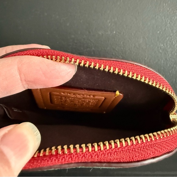 Coach CAN28 Strawberry Crossgrain Leather Coin Case Gold/ Bold Red $128 NWOT - Picture 5 of 5